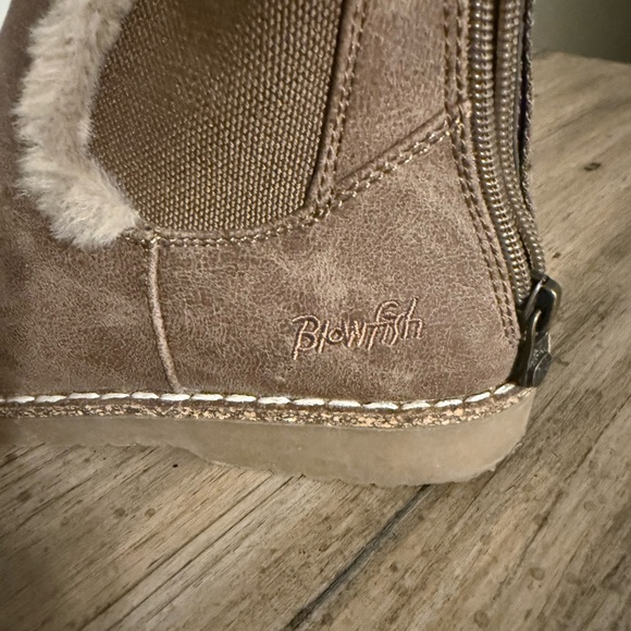 Blowfish Malibu Women's Chillin Chelsea Ankle Boot Size 7 - Picture 4 of 4